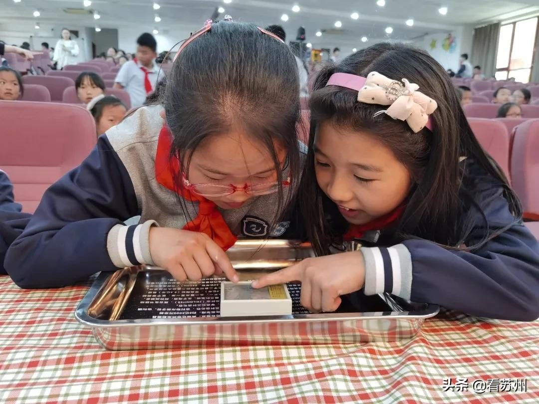 为了让学生仰望星空，苏州这所学校把天体物理学家请进了校园
